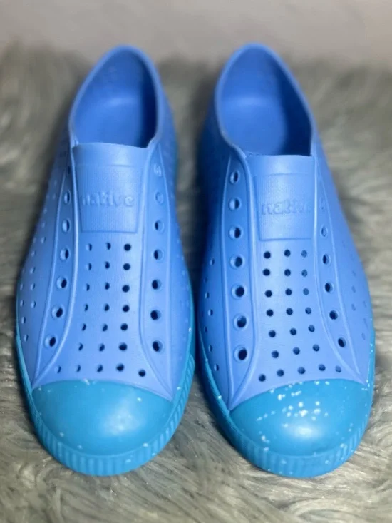 Native Jefferson SlipOn RESTING BLUE/ BRILLIANT BLUE/ SHELL SPECKLES Size J4 - Picture 3 of 10